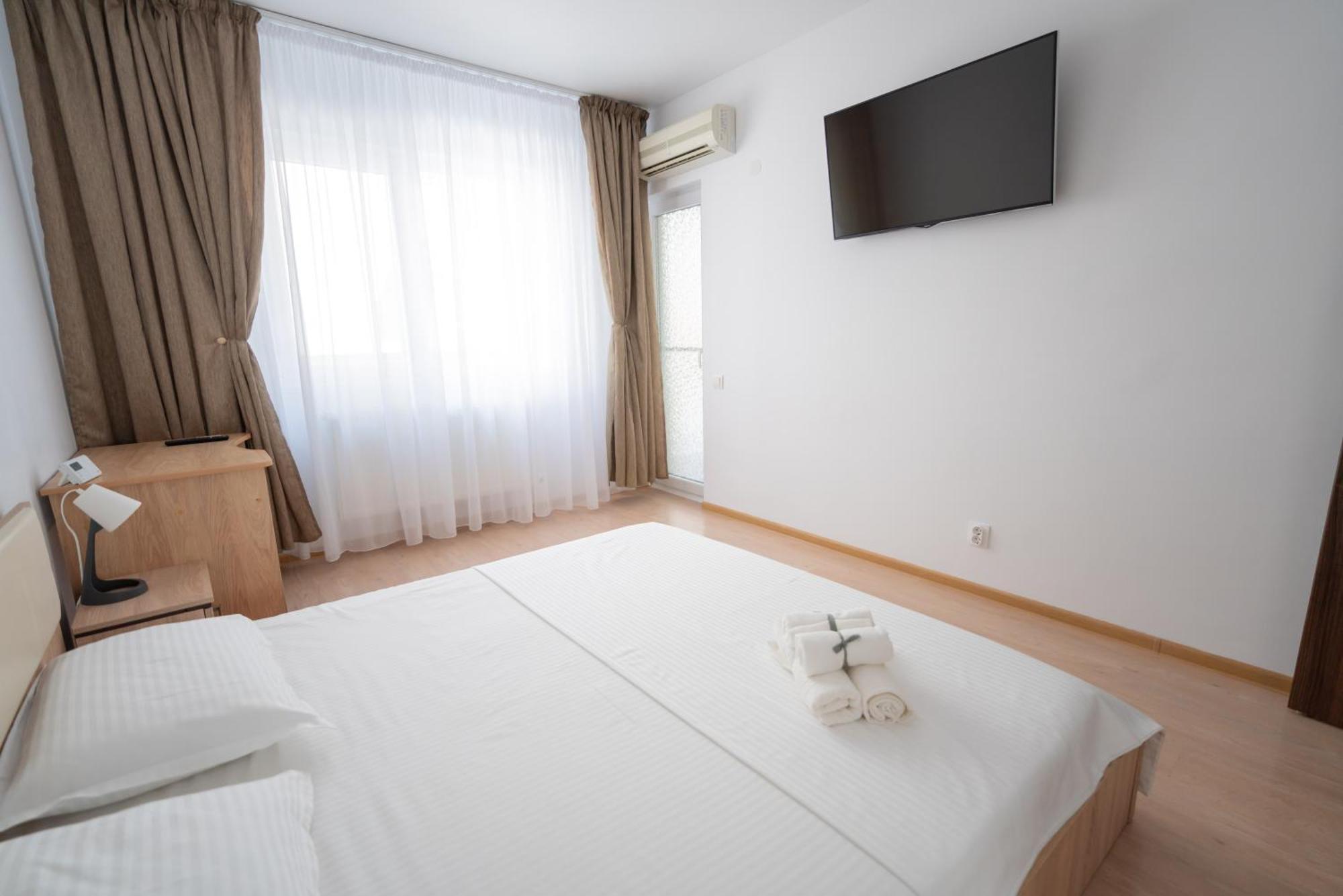 Hotel Studio Titan Bukarest Exterior foto