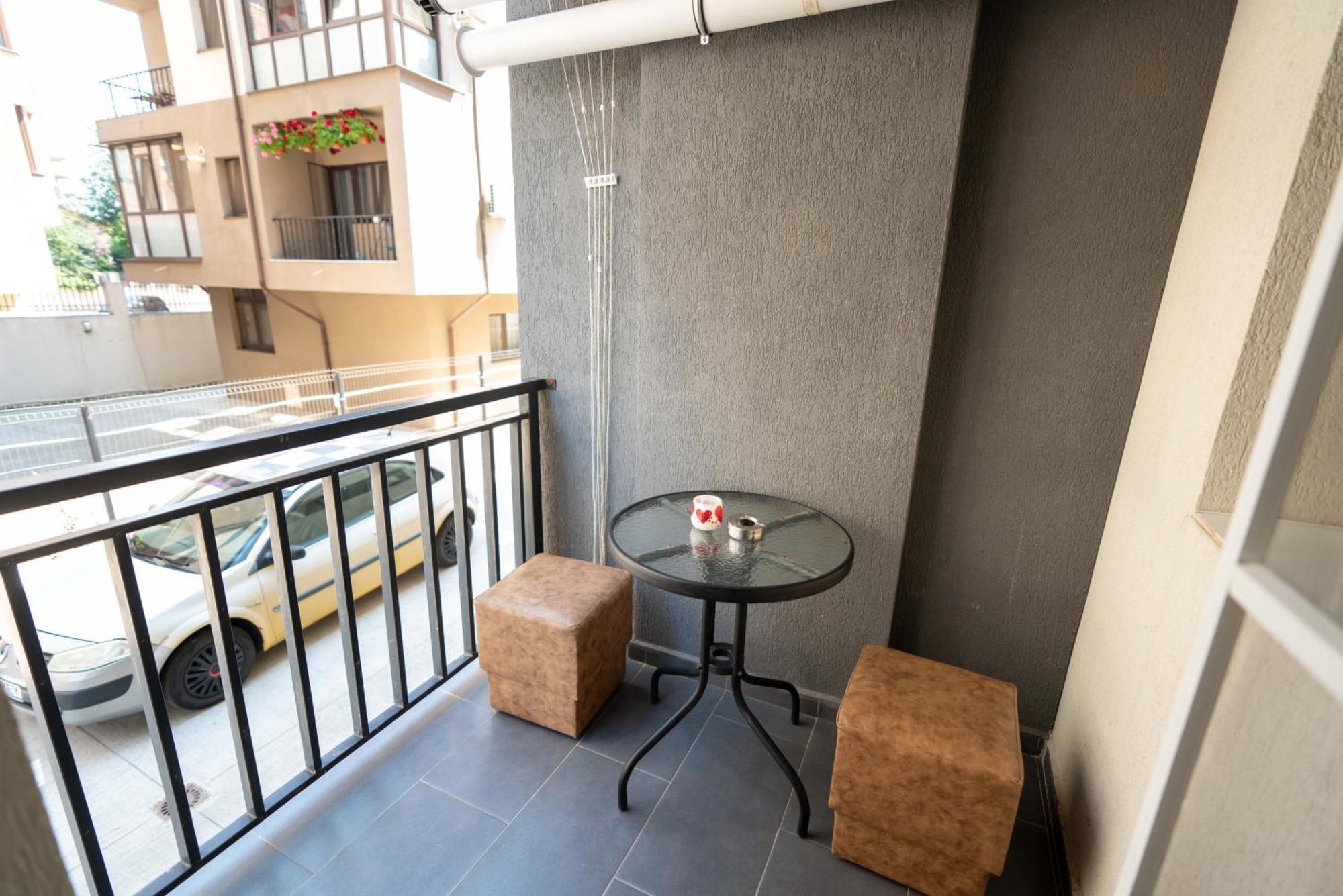 Hotel Studio Titan Bukarest Exterior foto